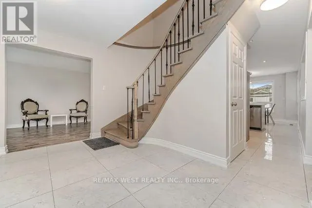 86 DINA ROAD