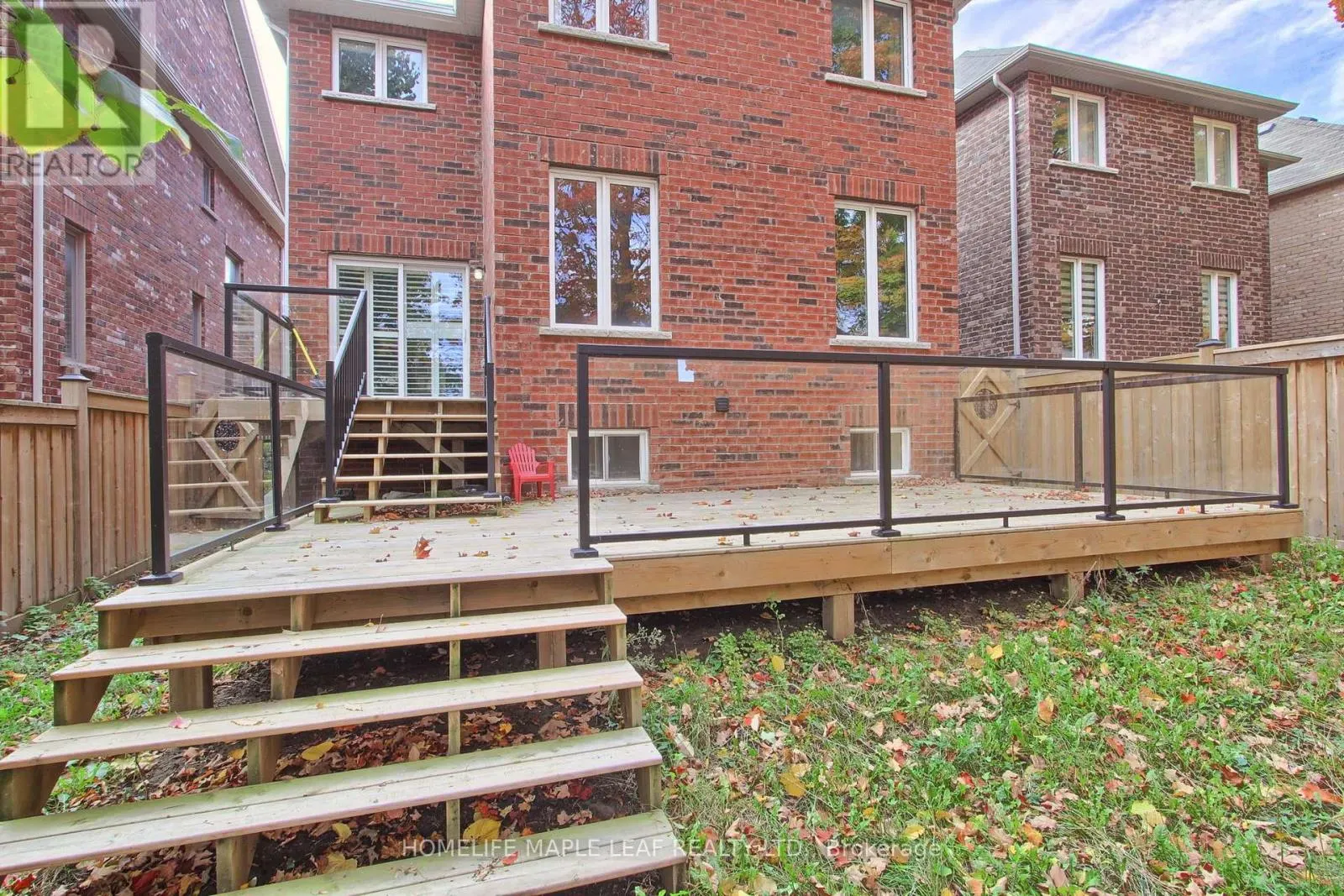 2180 DAWSON CRESCENT