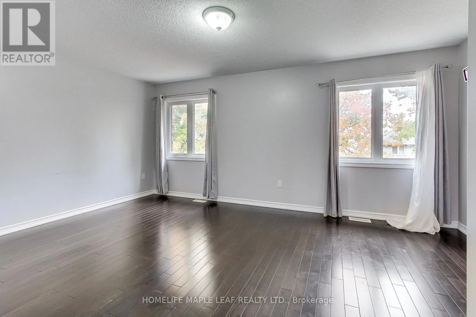 2180 DAWSON CRESCENT