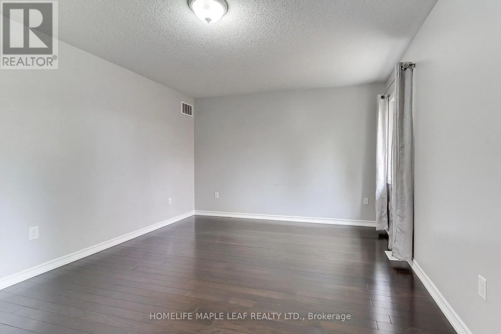 2180 DAWSON CRESCENT