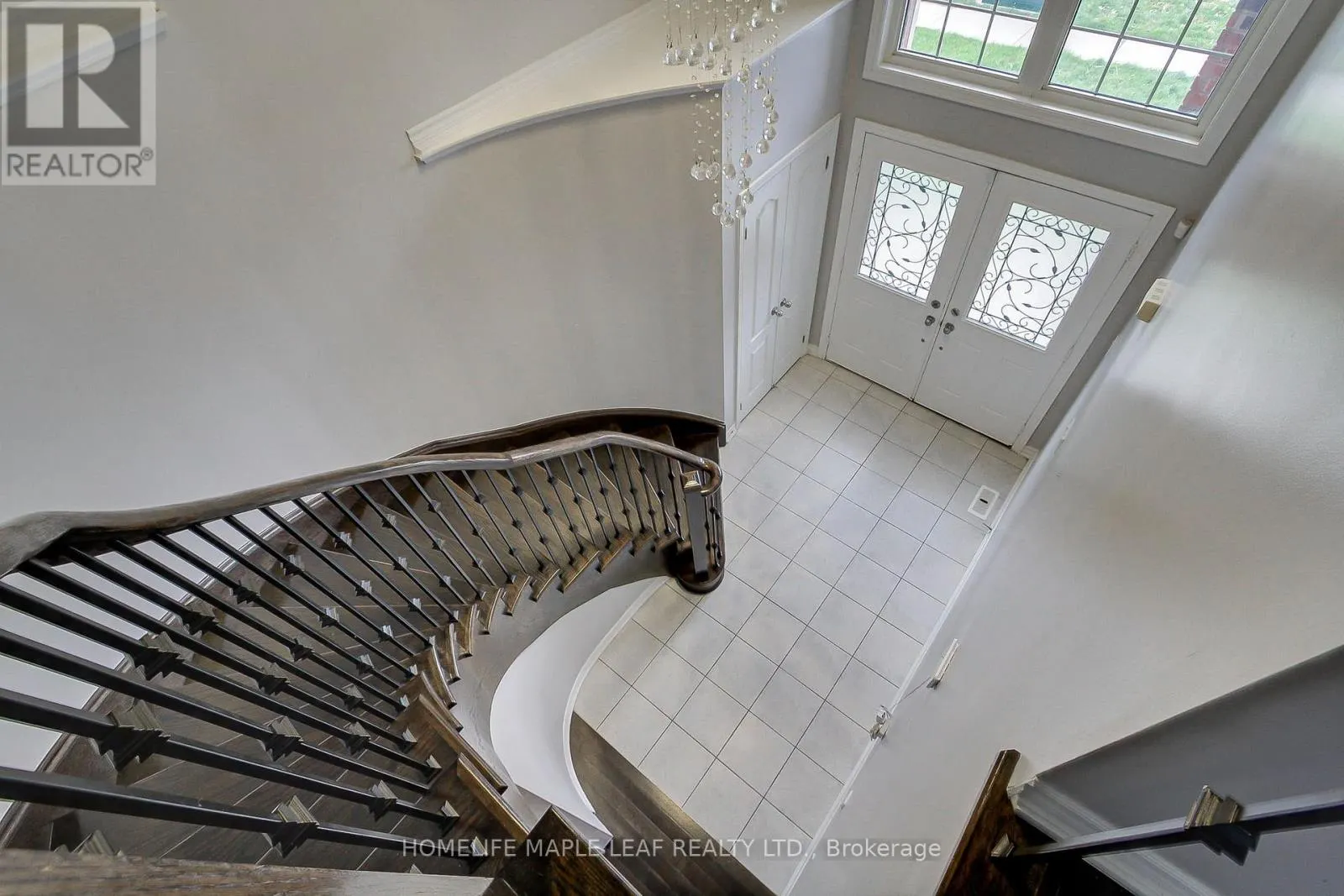 2180 DAWSON CRESCENT