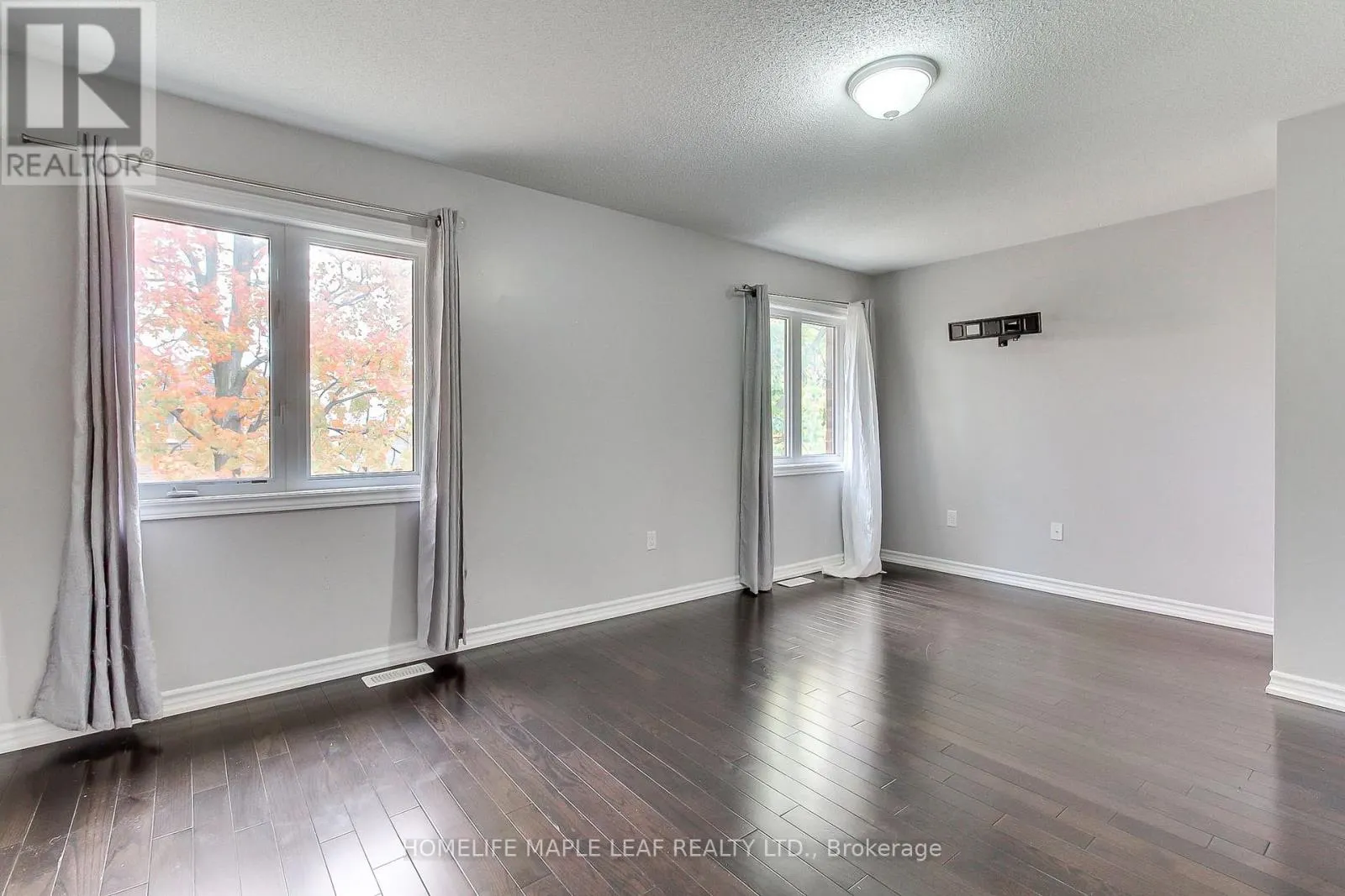 2180 DAWSON CRESCENT