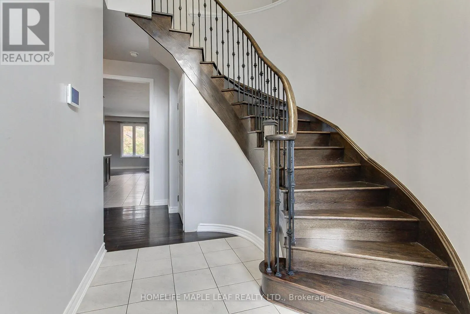 2180 DAWSON CRESCENT
