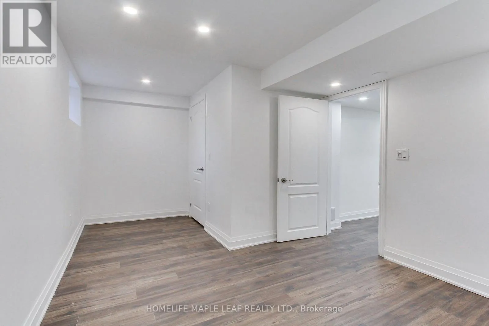 2180 DAWSON CRESCENT