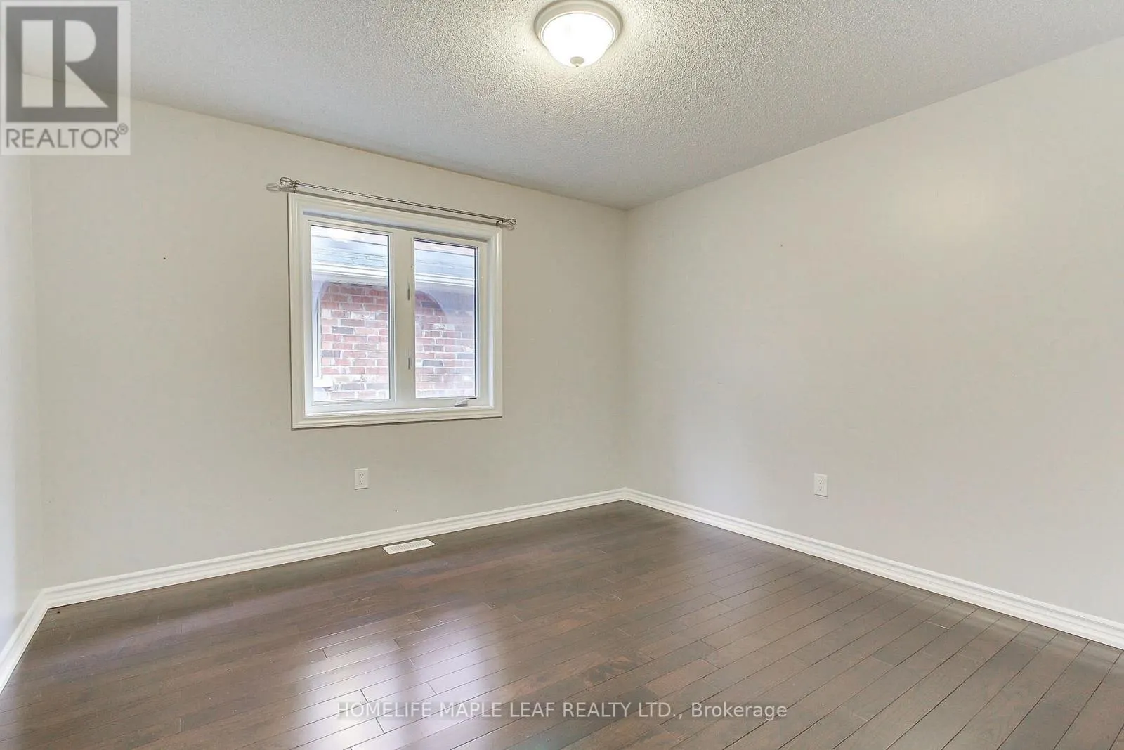 2180 DAWSON CRESCENT