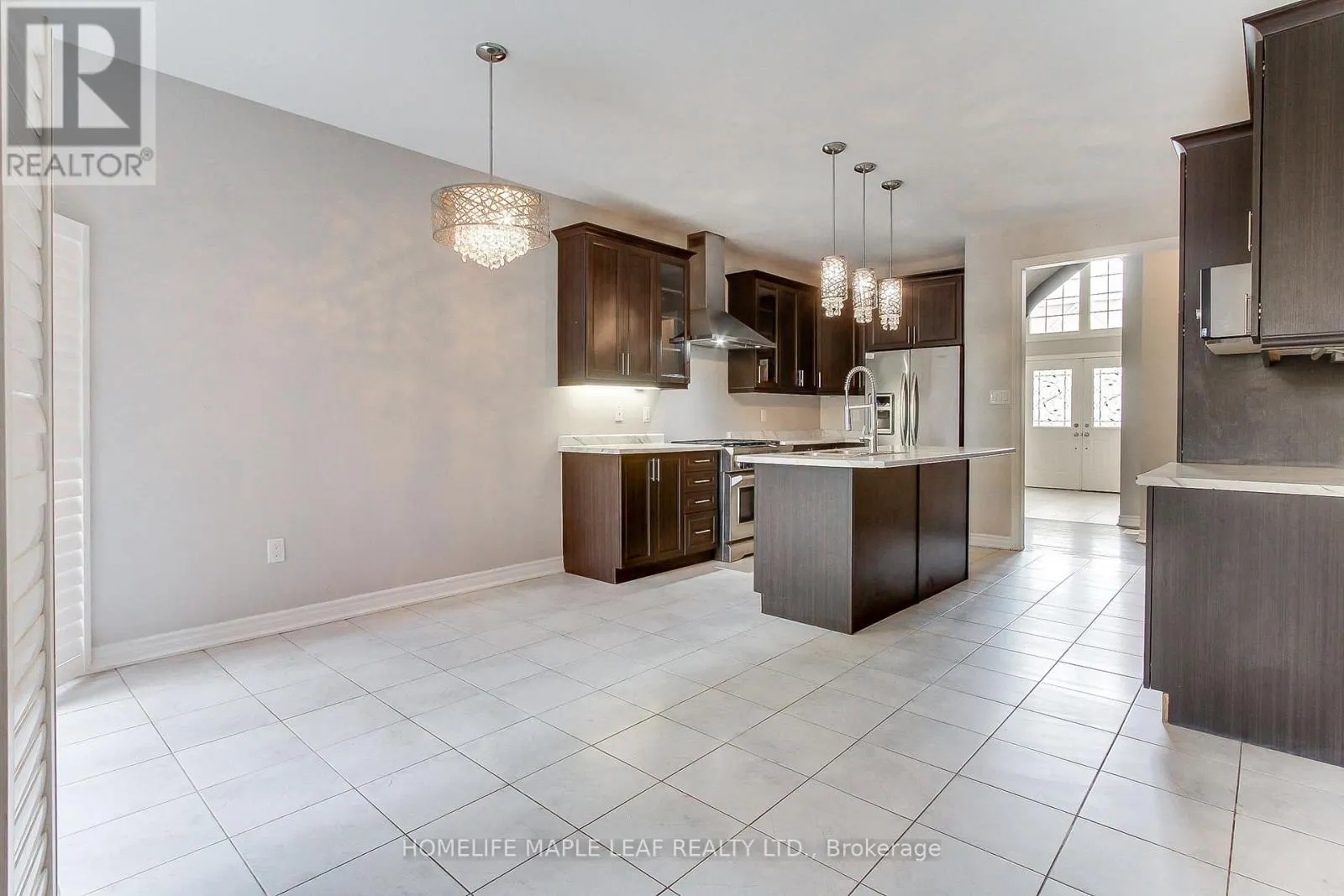 2180 DAWSON CRESCENT