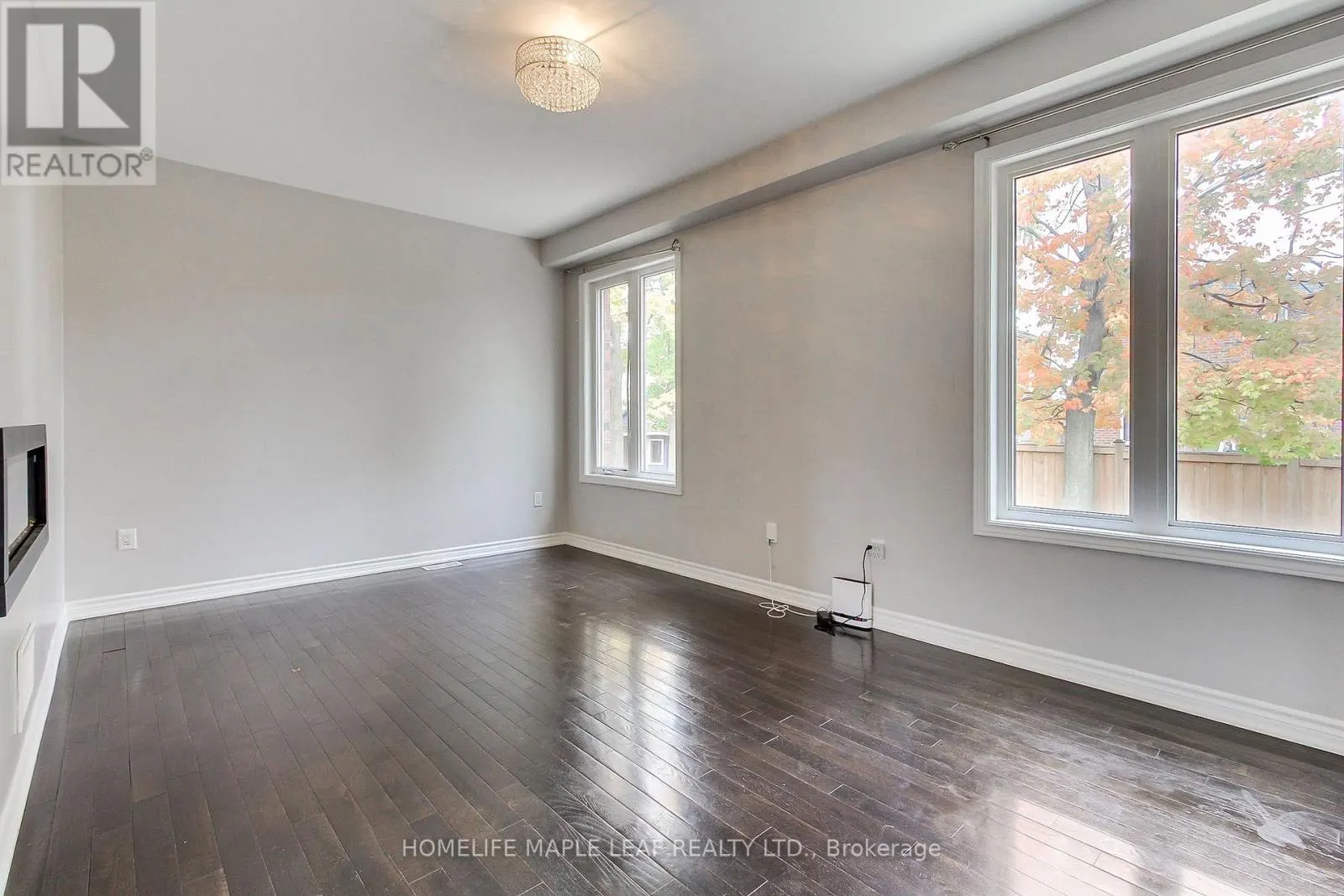 2180 DAWSON CRESCENT