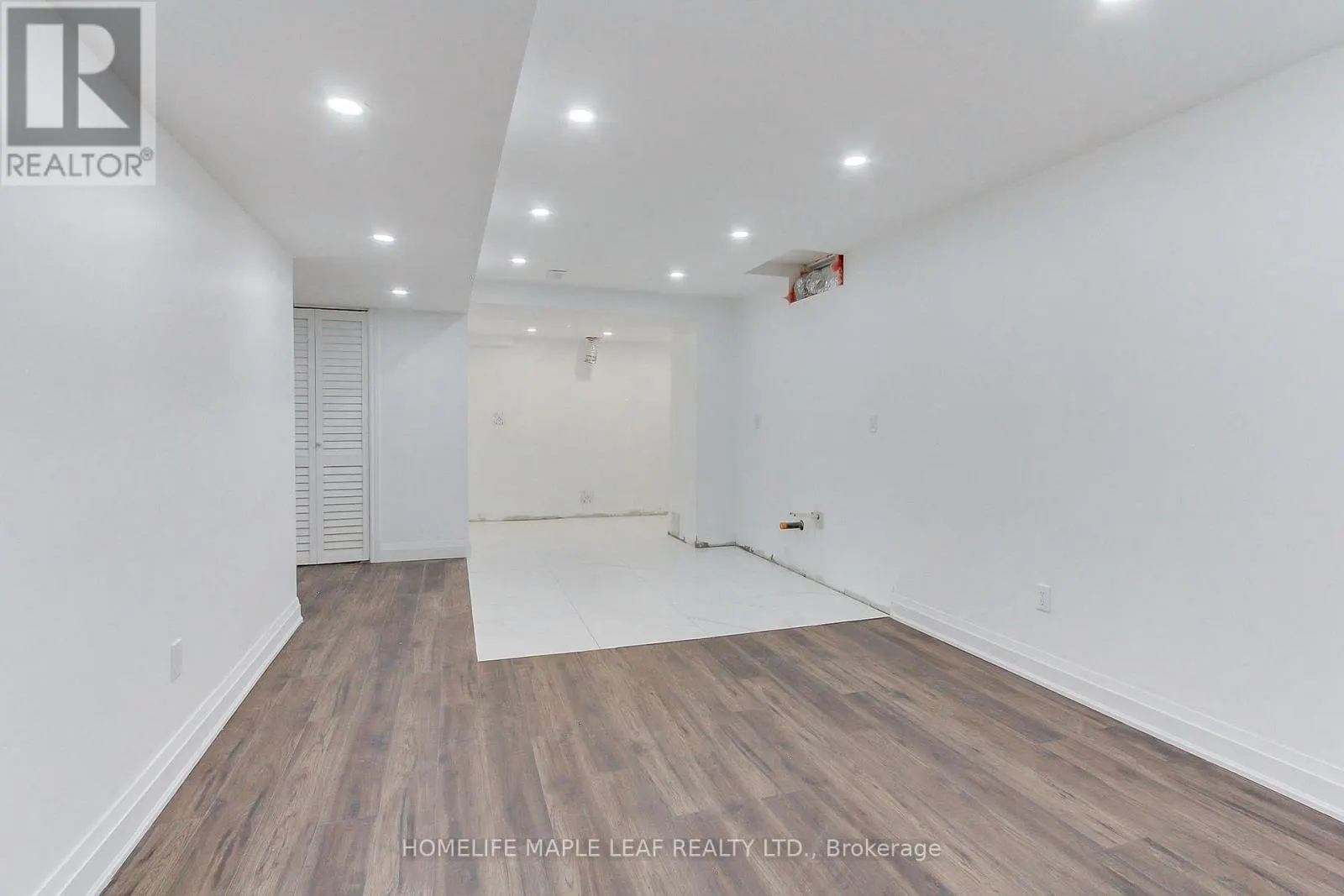2180 DAWSON CRESCENT
