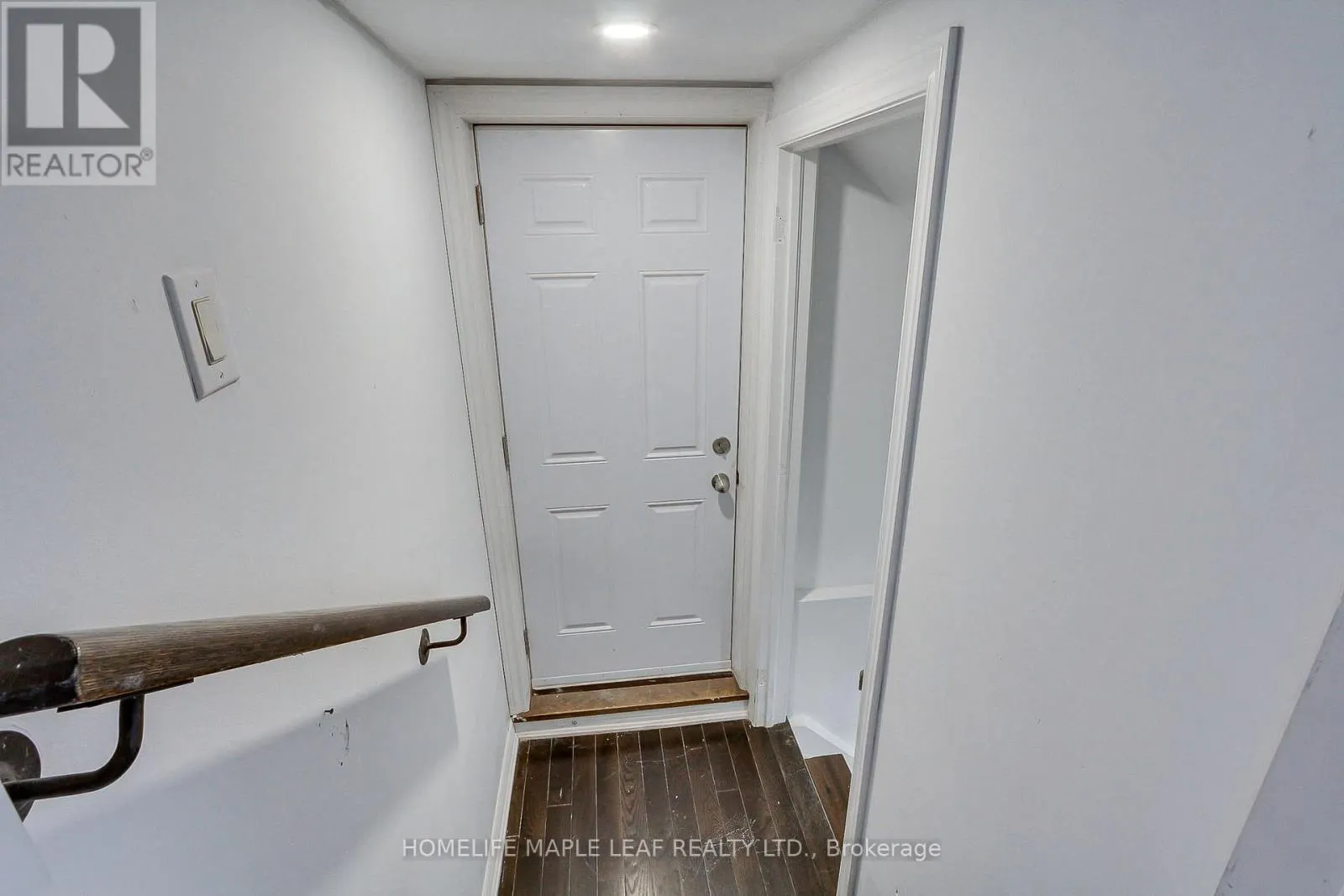 2180 DAWSON CRESCENT