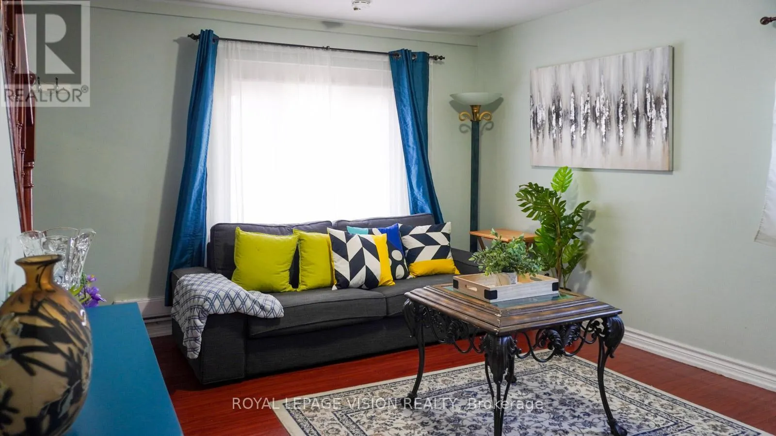 COACH HOUSE - 117 WILLIAM STREET