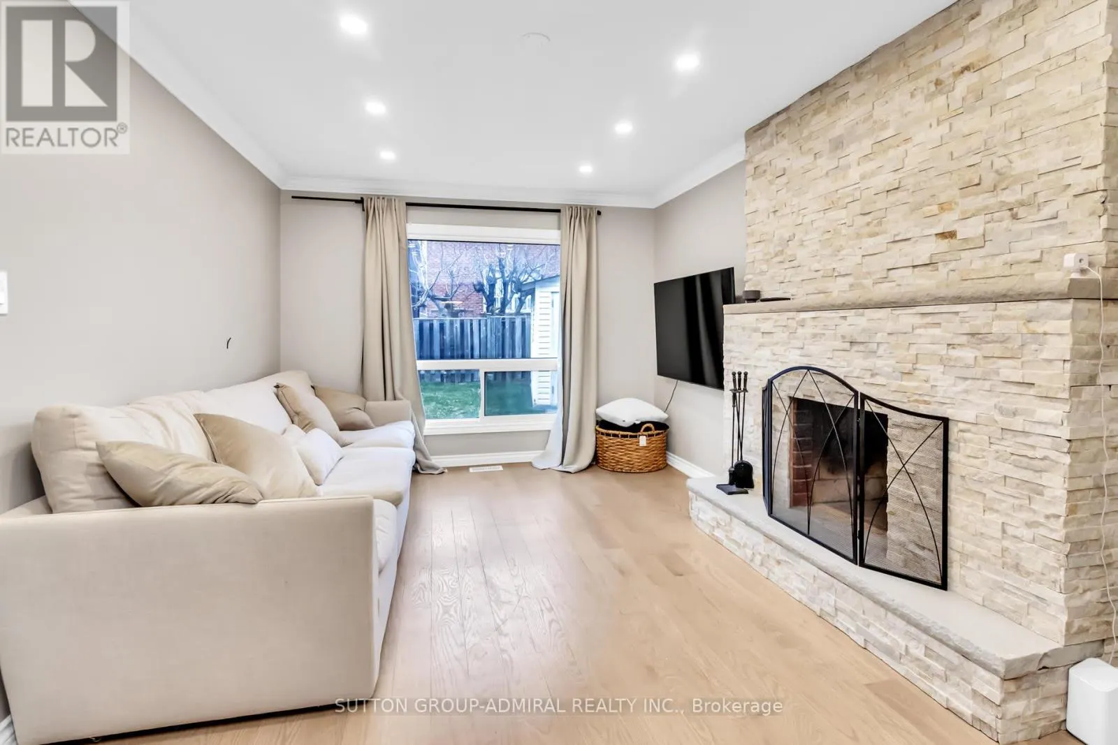 MAIN & 2ND - 119 MCCABE CRESCENT