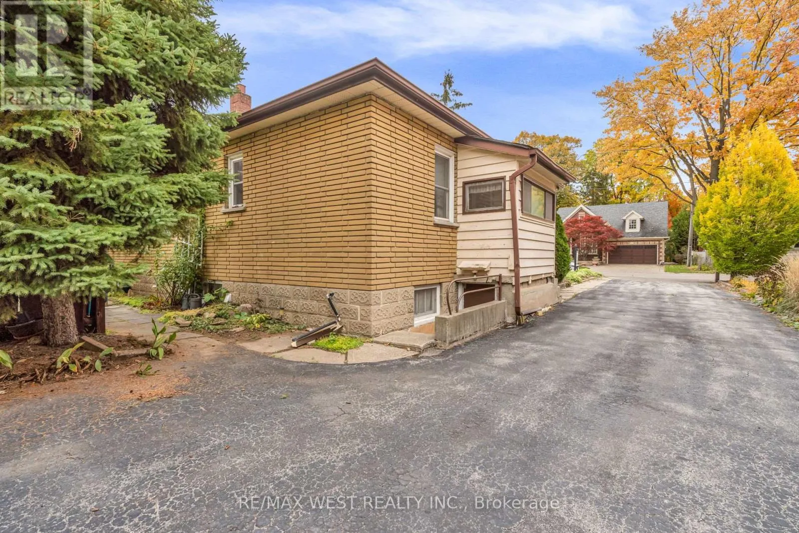 90 NAPIER STREET