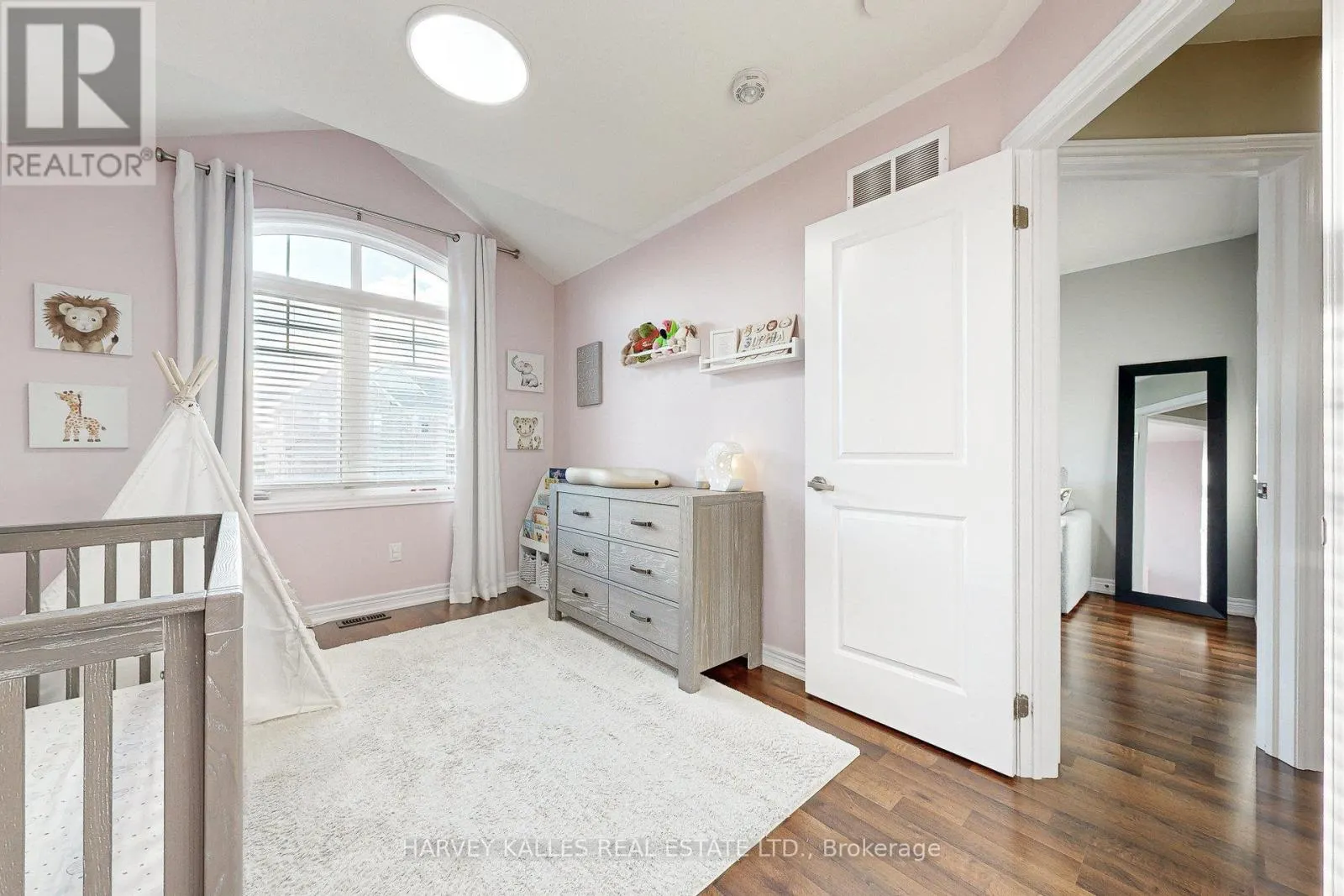 41 SELBY CRESCENT