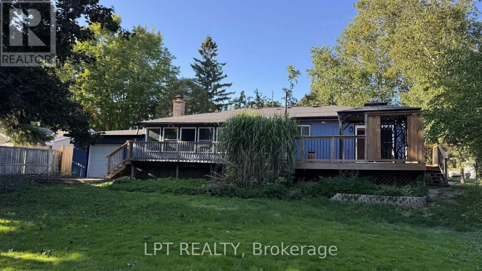 209 SUNSET CRESCENT