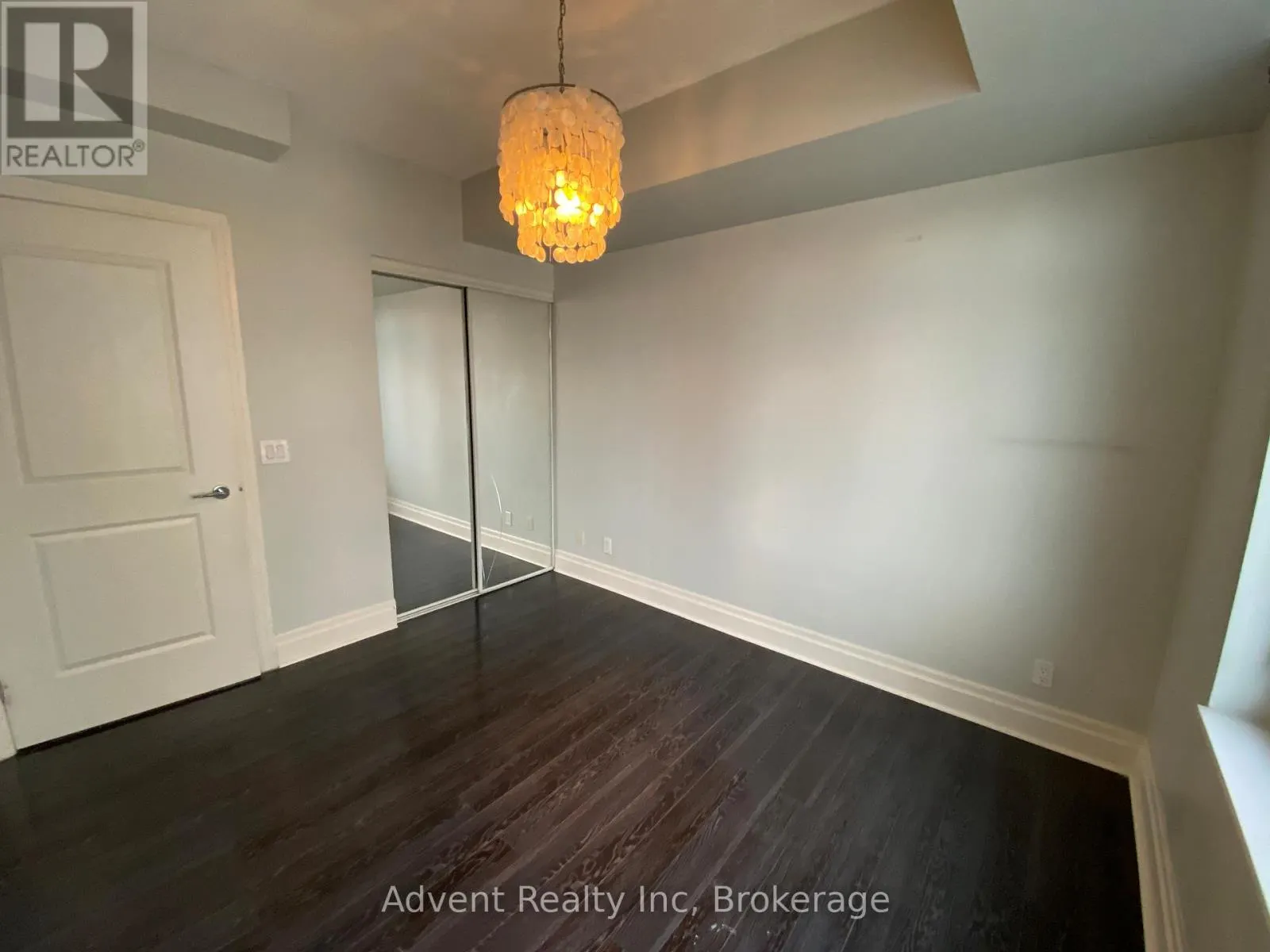 505 - 131 UPPER DUKE CRESCENT