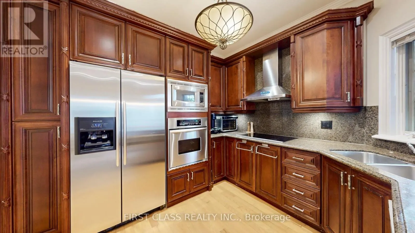 116 KINLOCH CRESCENT