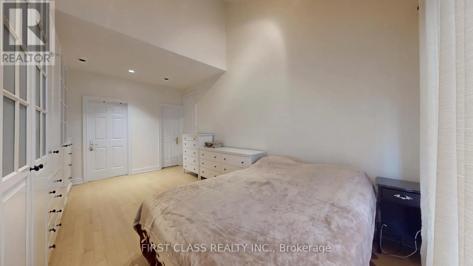 116 KINLOCH CRESCENT