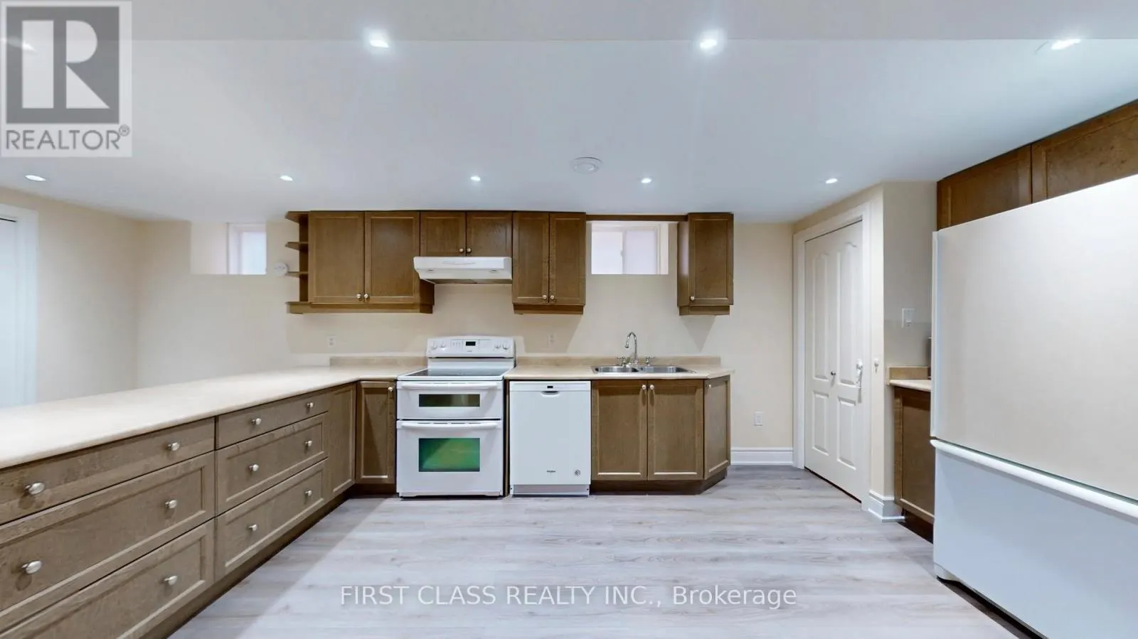 116 KINLOCH CRESCENT