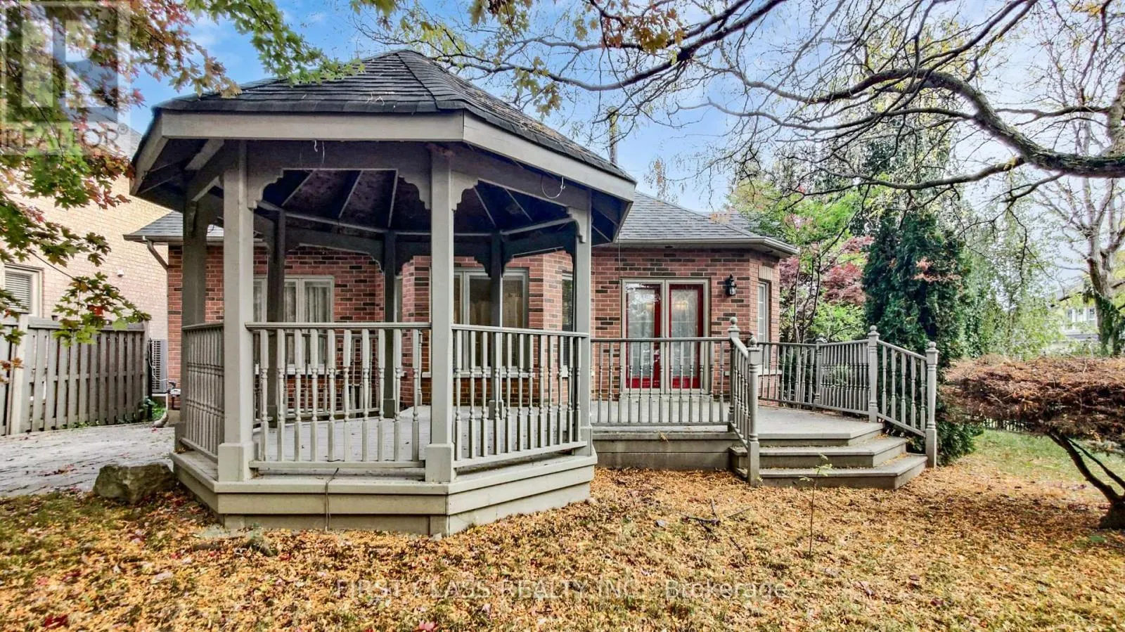 116 KINLOCH CRESCENT