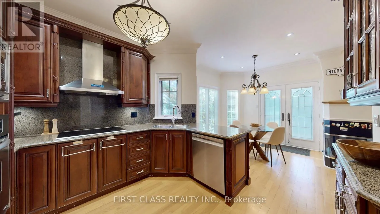 116 KINLOCH CRESCENT