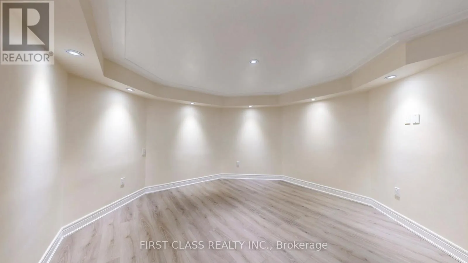 116 KINLOCH CRESCENT