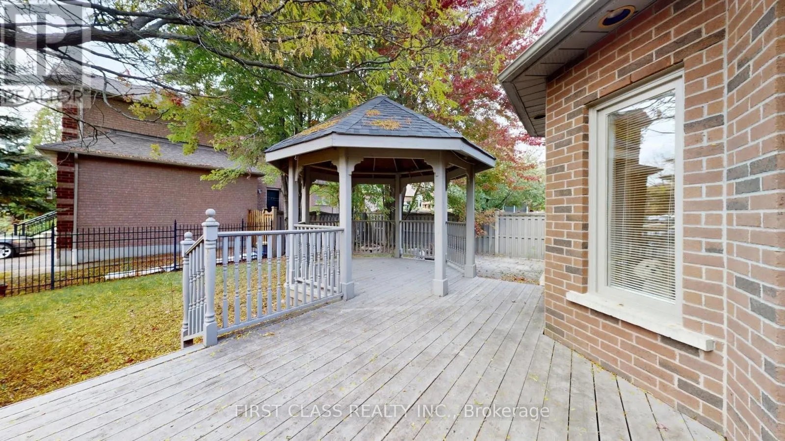 116 KINLOCH CRESCENT
