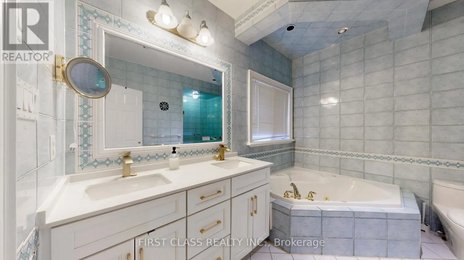 116 KINLOCH CRESCENT