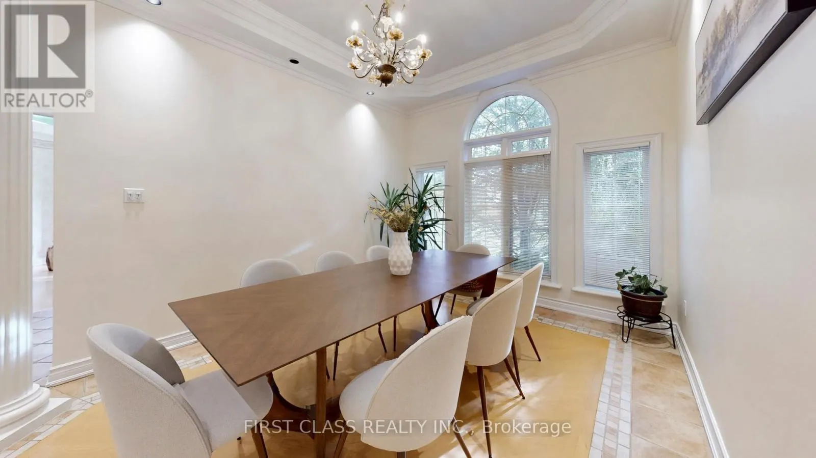 116 KINLOCH CRESCENT