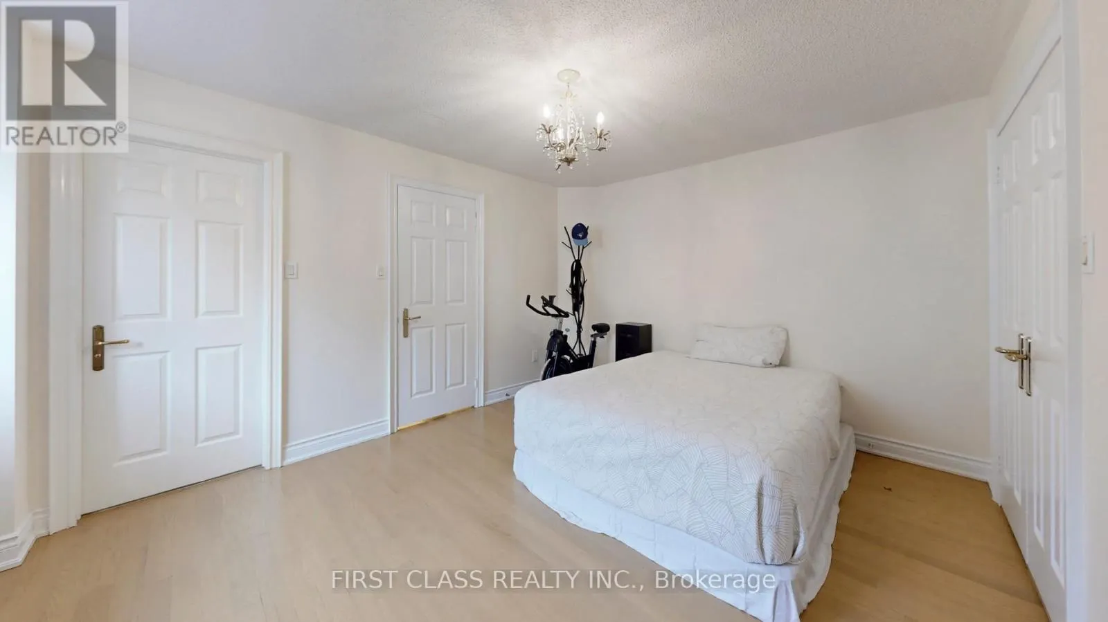 116 KINLOCH CRESCENT