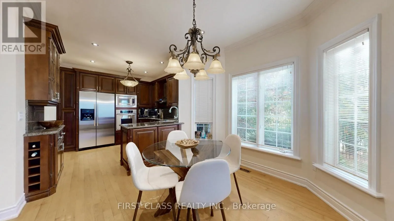 116 KINLOCH CRESCENT