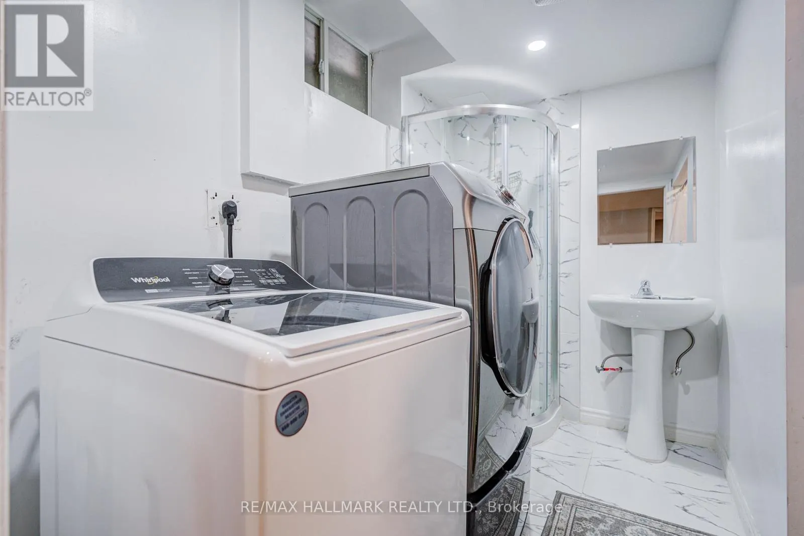 8 GLENDOWER CRESCENT