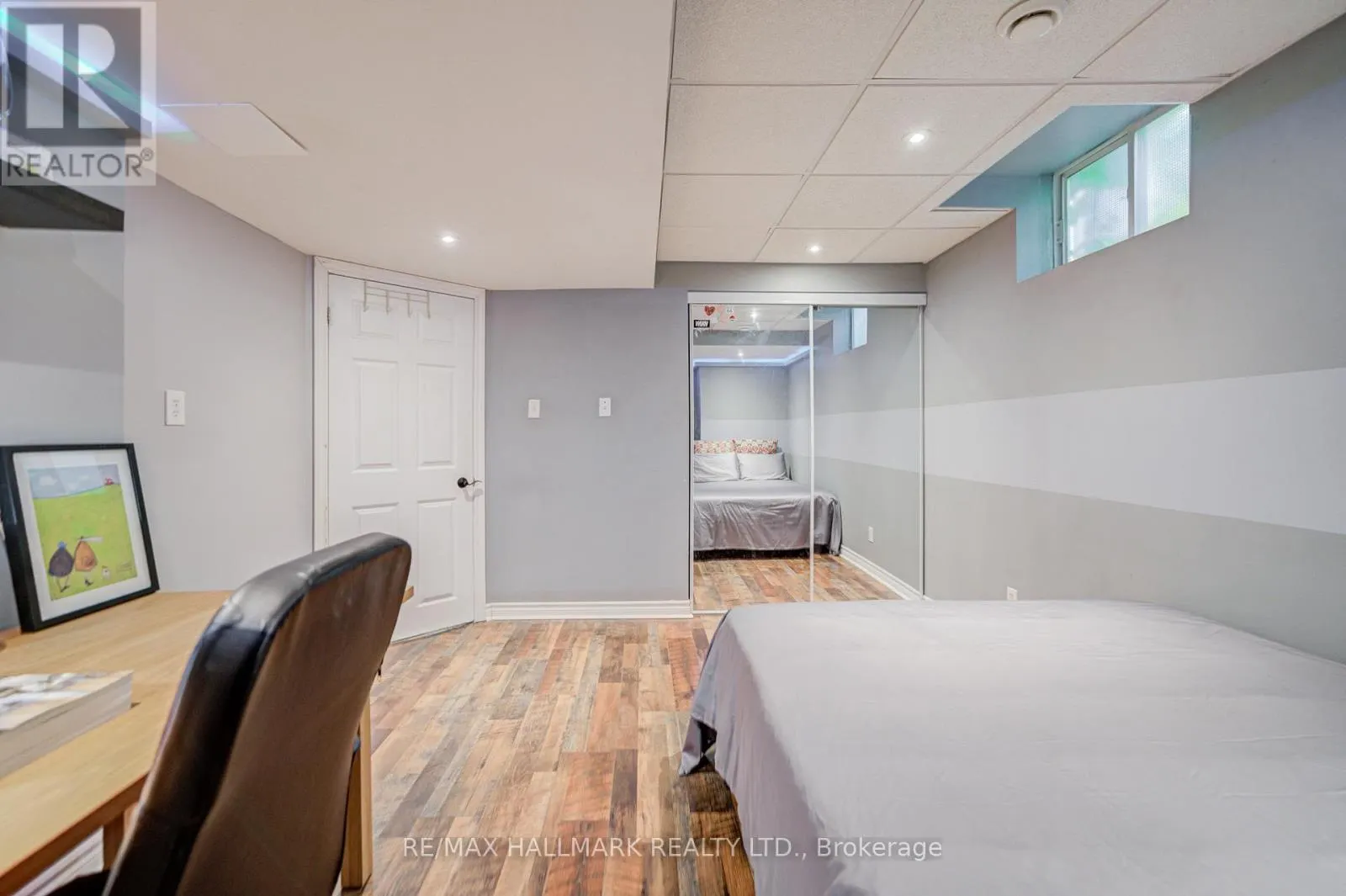 8 GLENDOWER CRESCENT