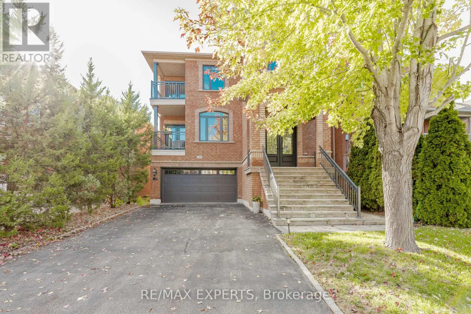 193 FAIRLANE CRESCENT