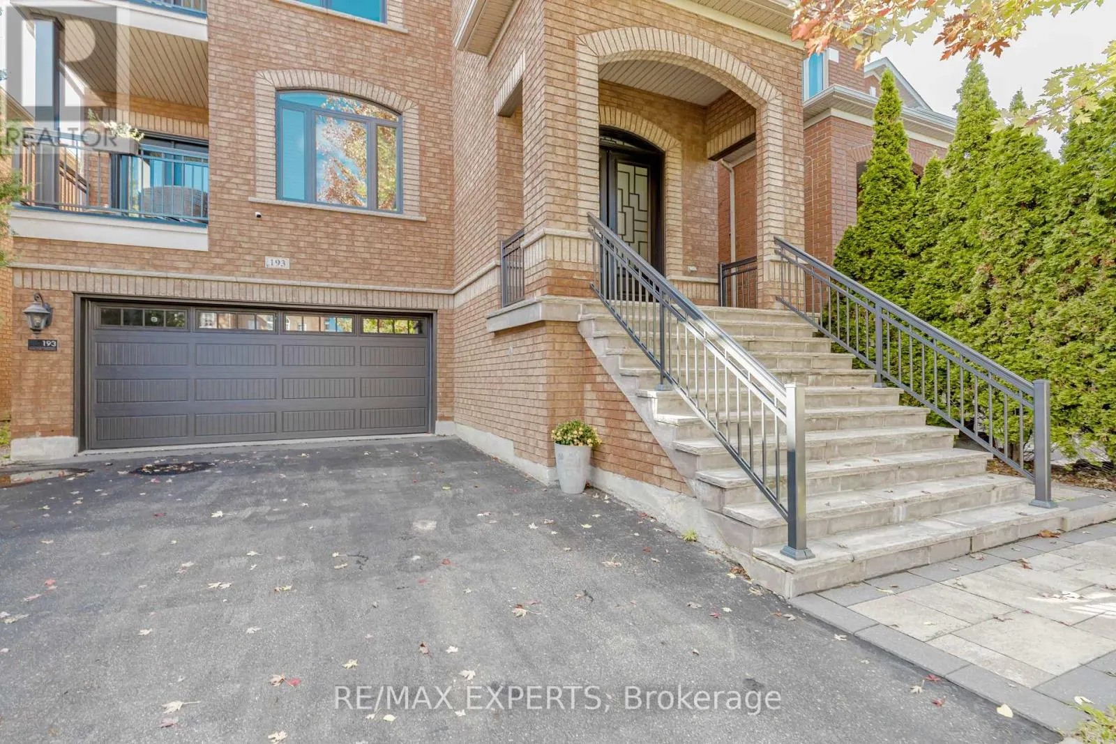 193 FAIRLANE CRESCENT