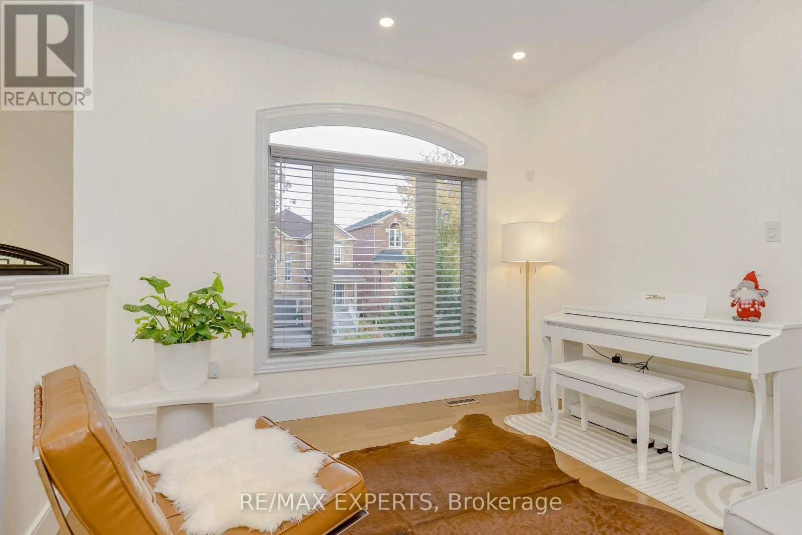 193 FAIRLANE CRESCENT