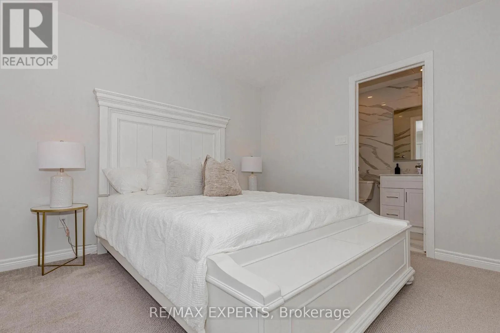 193 FAIRLANE CRESCENT