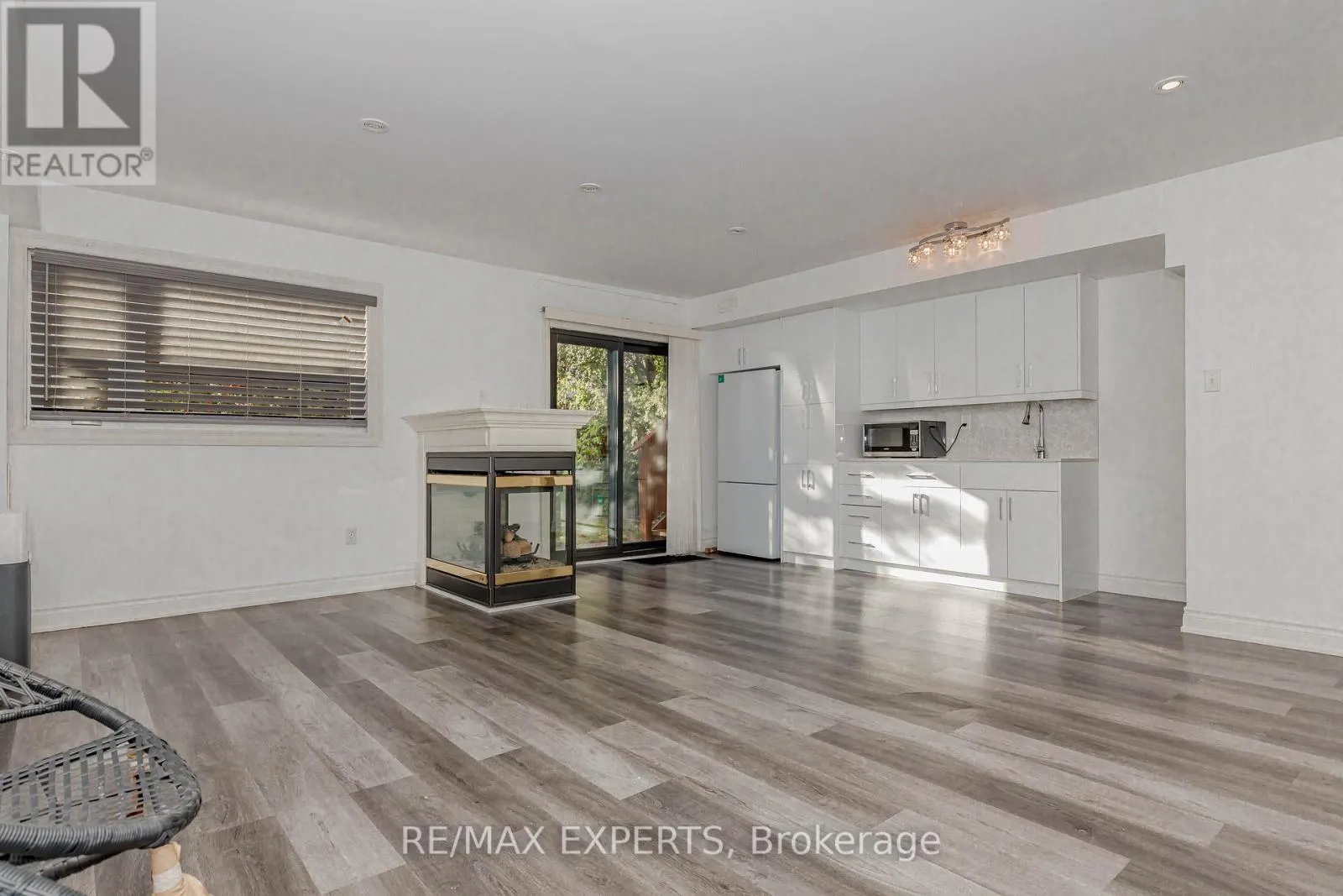 193 FAIRLANE CRESCENT