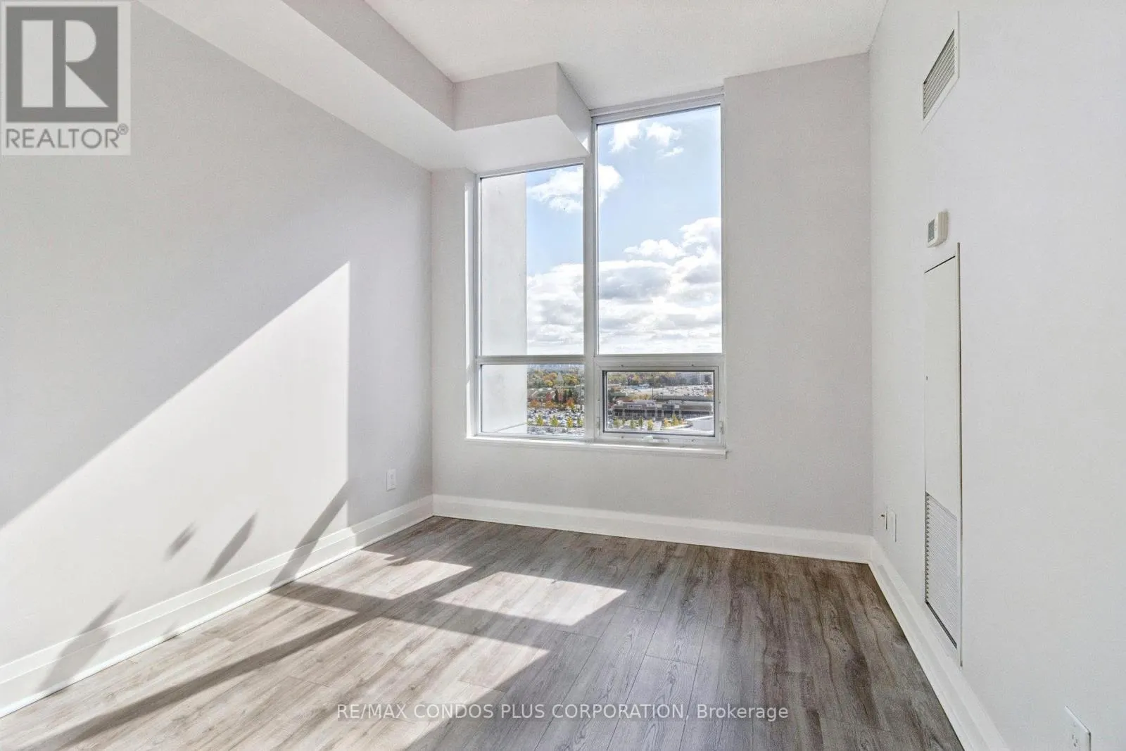 1108 - 20 NORTH PARK ROAD