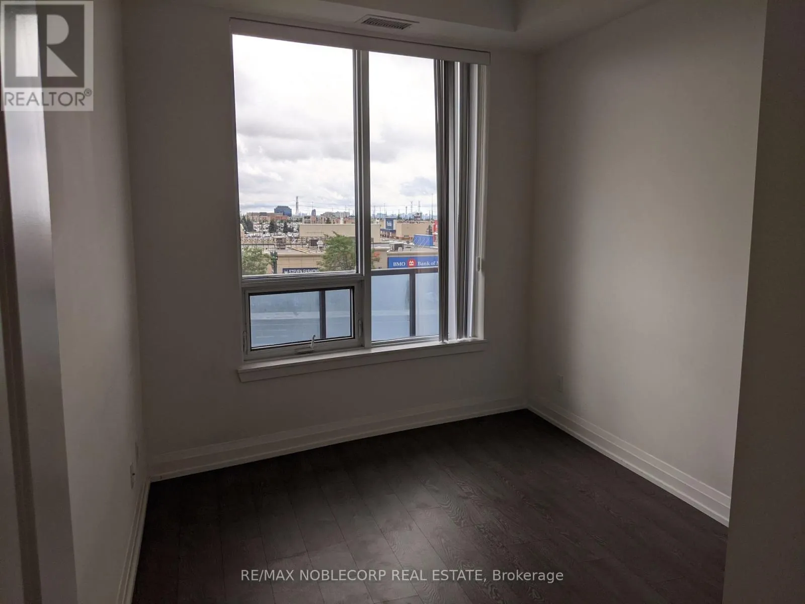 317 - 3600 HIGHWAY 7 W