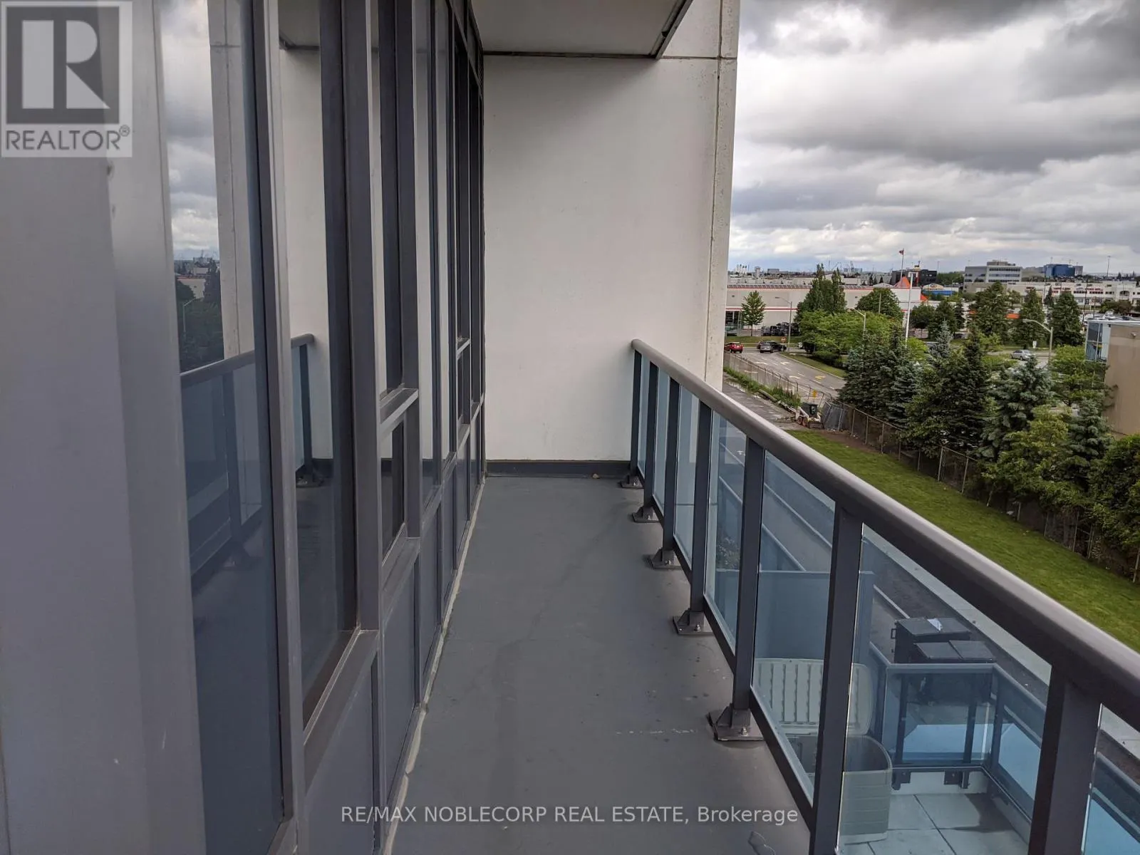 317 - 3600 HIGHWAY 7 W