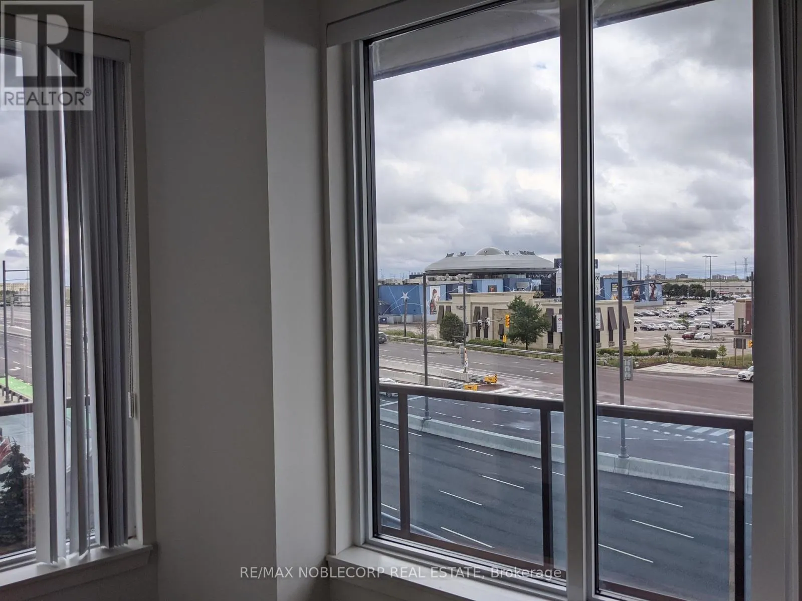 317 - 3600 HIGHWAY 7 W