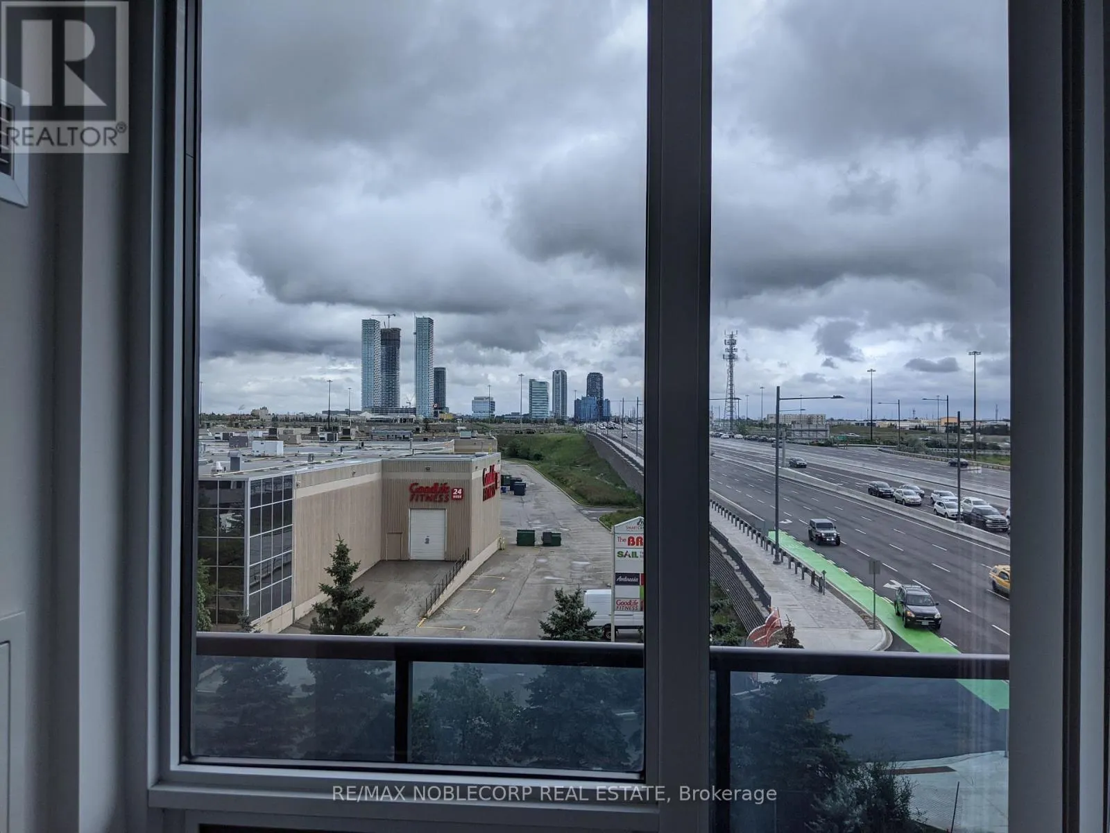 317 - 3600 HIGHWAY 7 W