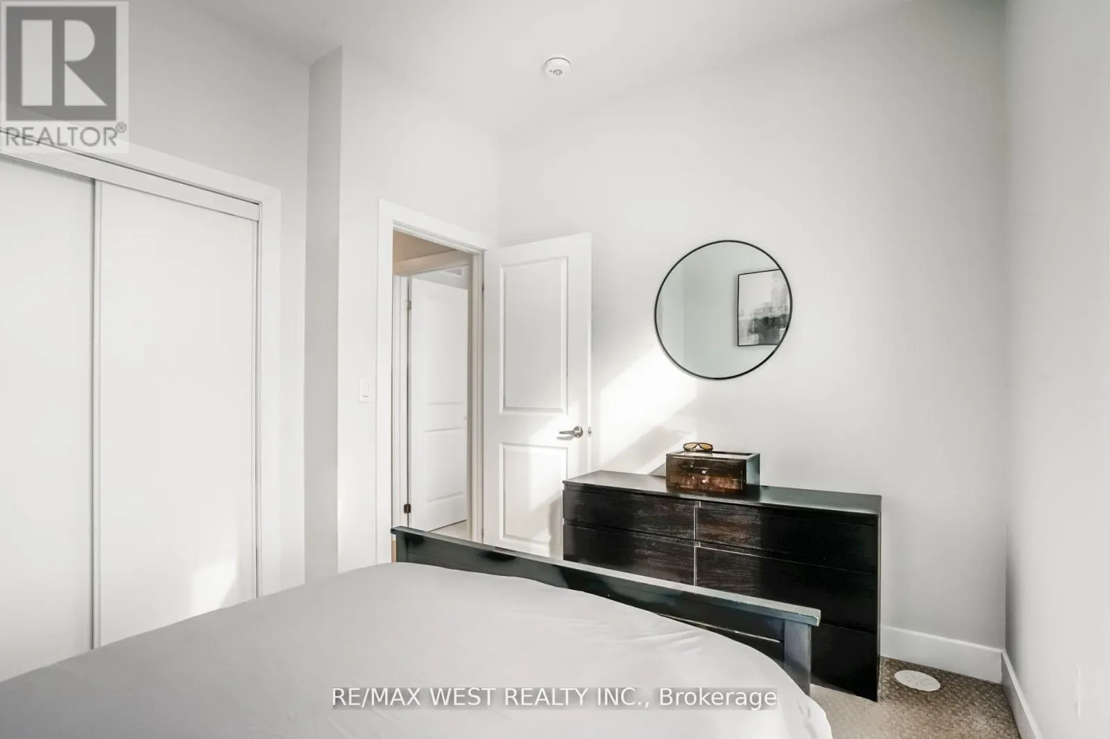 223 - 9570 ISLINGTON AVENUE