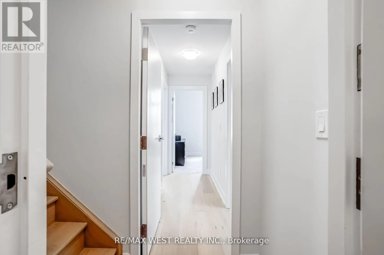223 - 9570 ISLINGTON AVENUE