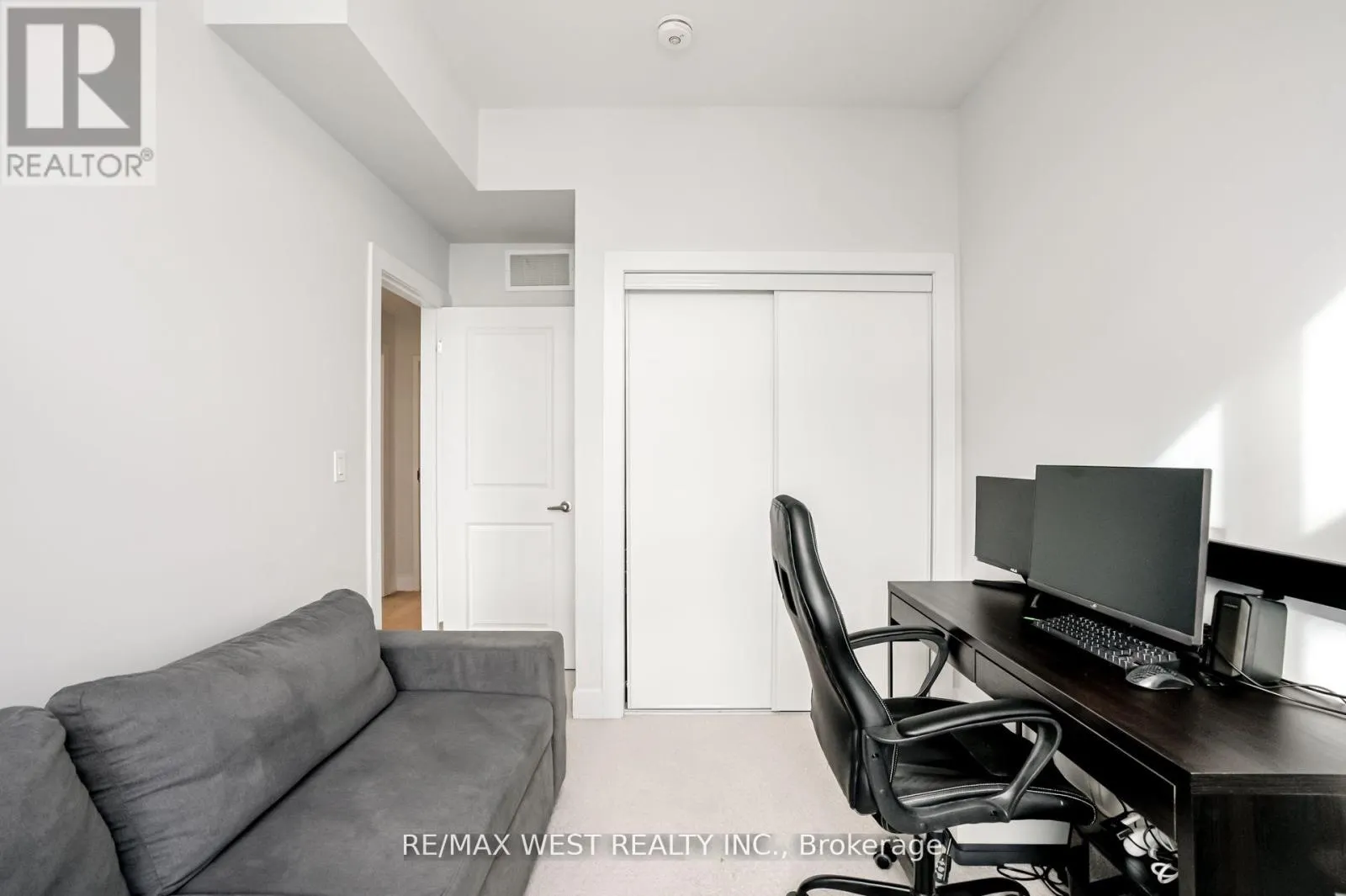 223 - 9570 ISLINGTON AVENUE