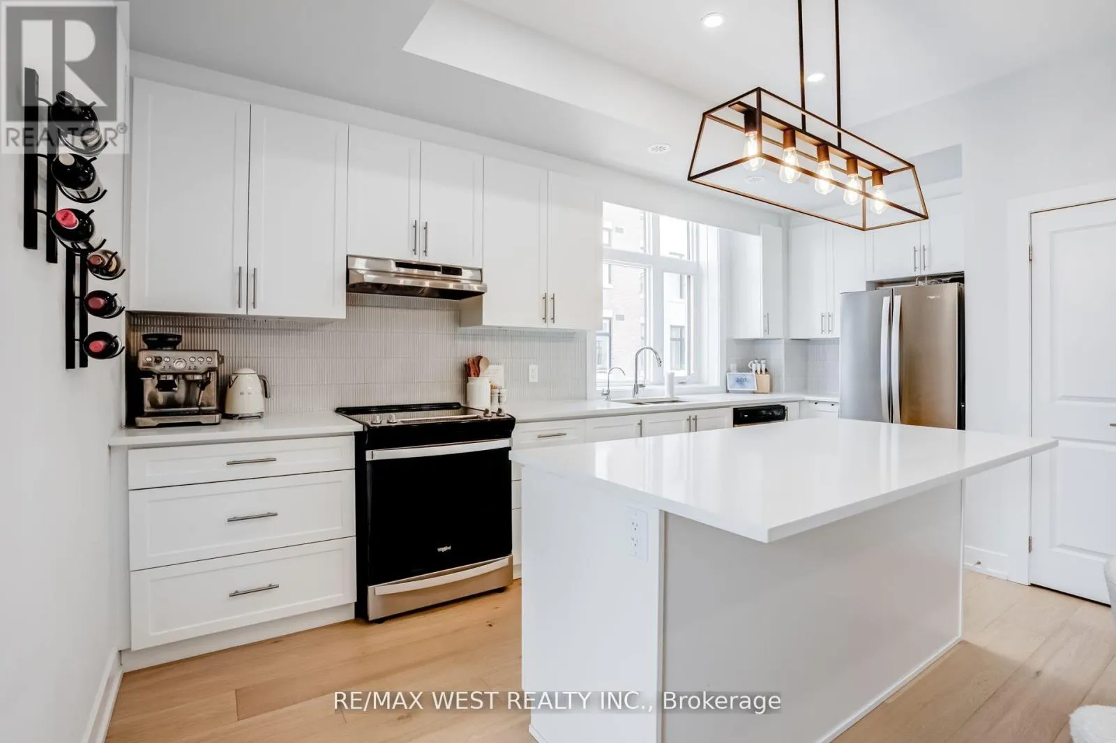 223 - 9570 ISLINGTON AVENUE