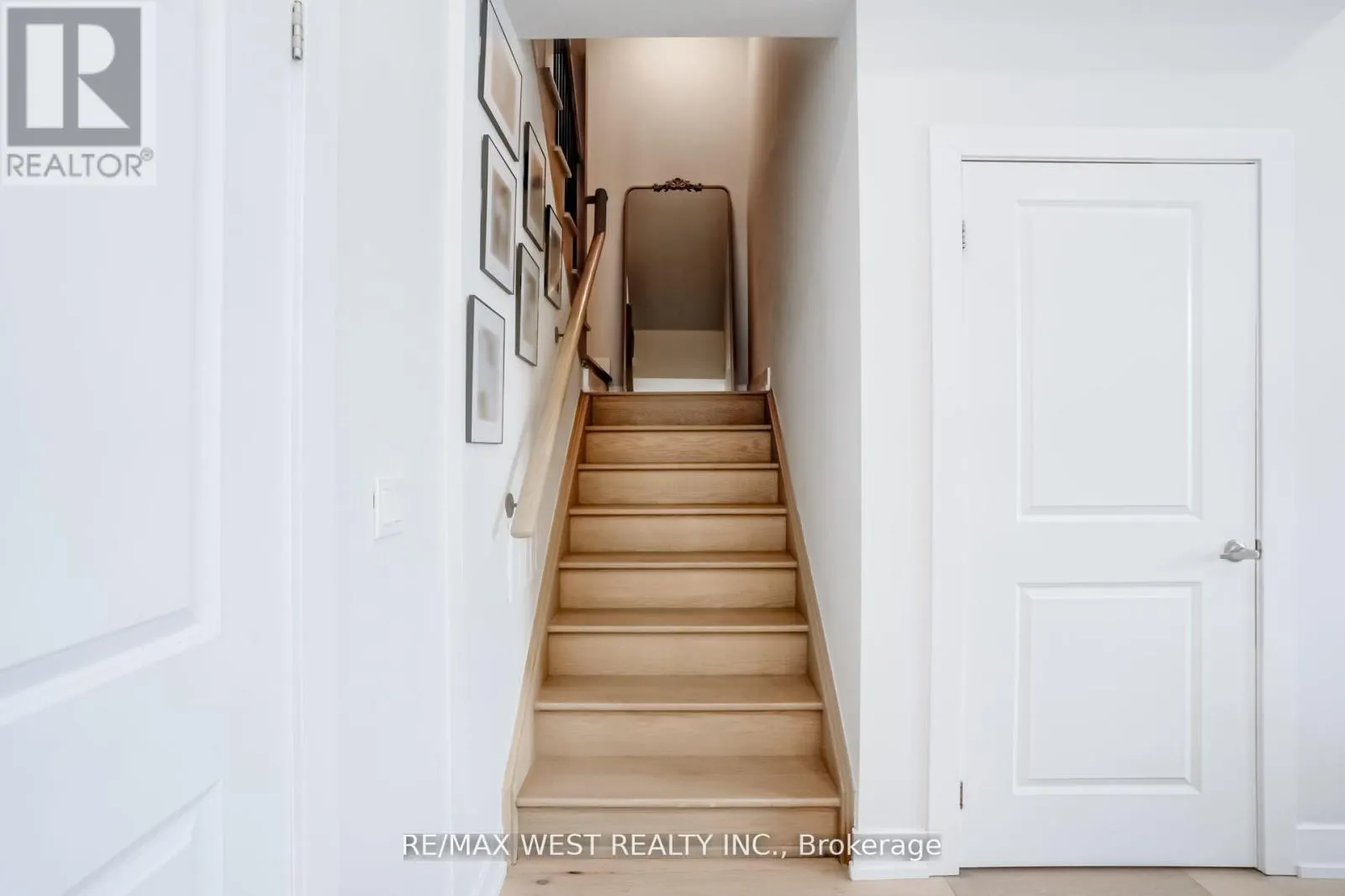 223 - 9570 ISLINGTON AVENUE