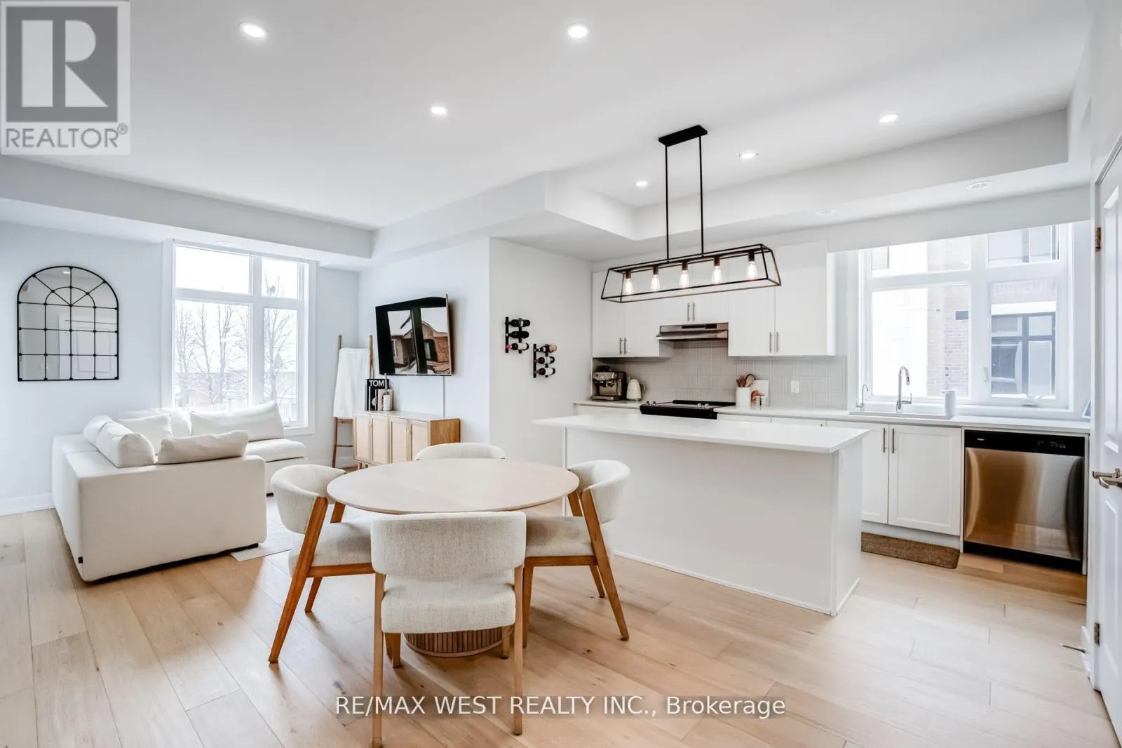 223 - 9570 ISLINGTON AVENUE