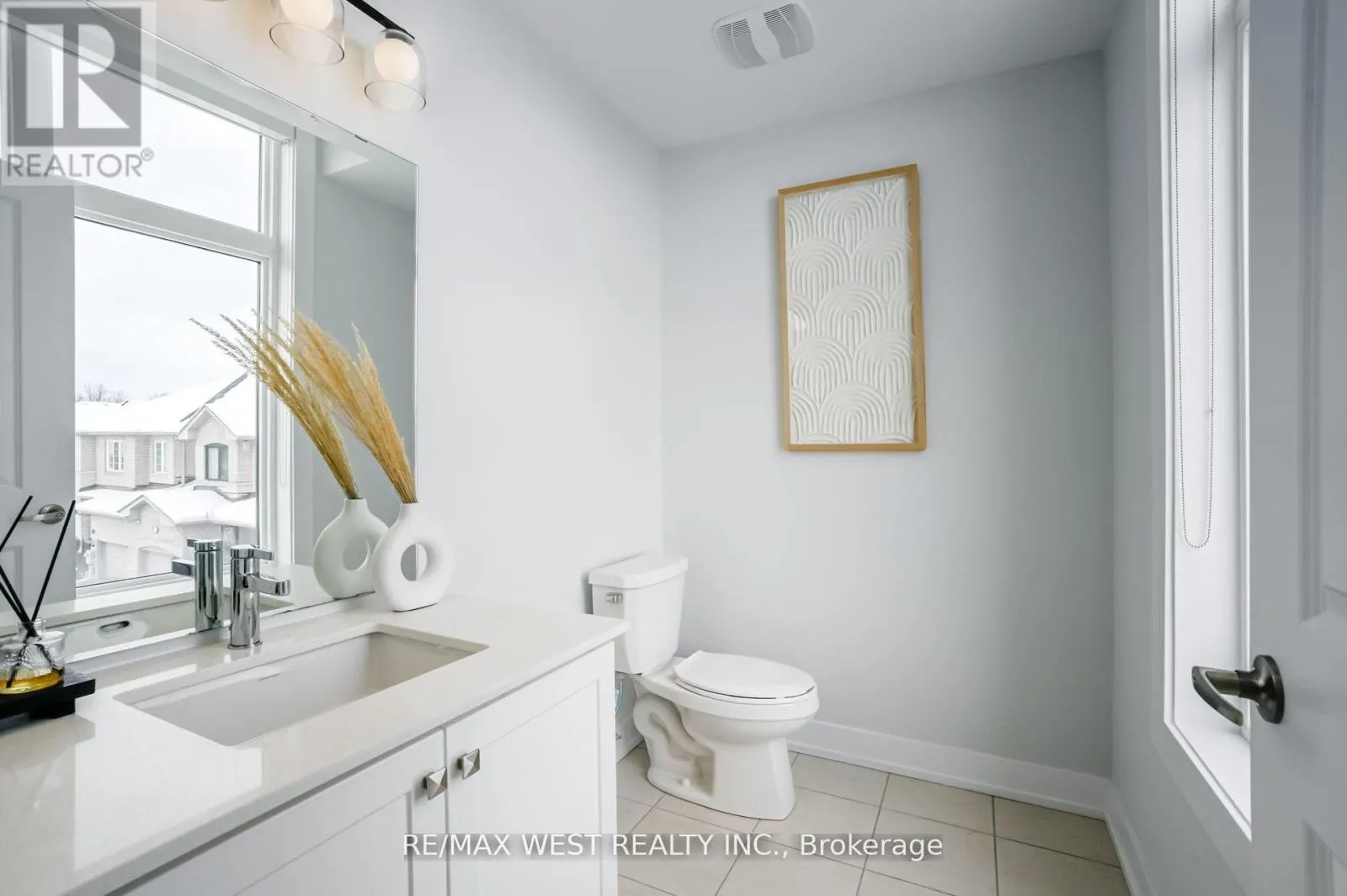 223 - 9570 ISLINGTON AVENUE
