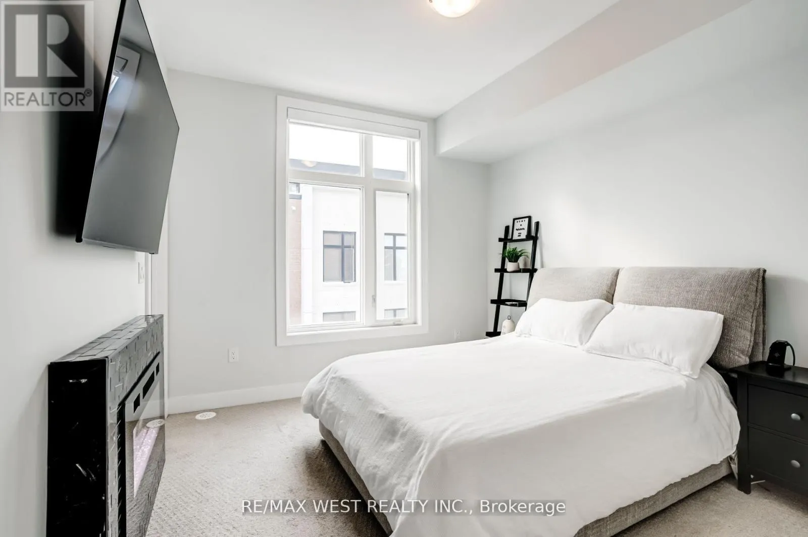 223 - 9570 ISLINGTON AVENUE
